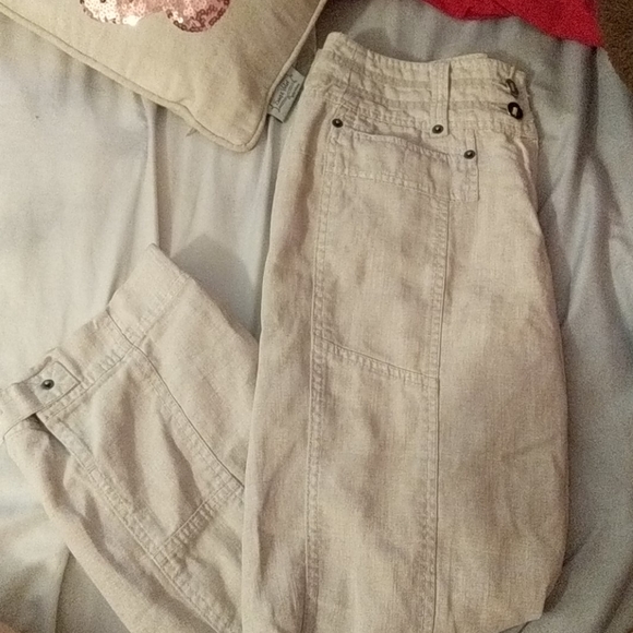 Capris - Picture 1 of 3